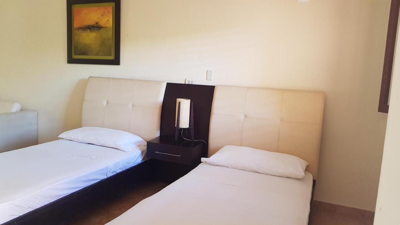 Hotel El Penon Girardot Ngoại thất bức ảnh